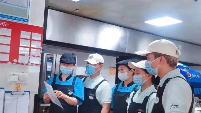 既然无糖儿童饼干并非完全无糖，那么家长在选择时应关注以下关键因素：