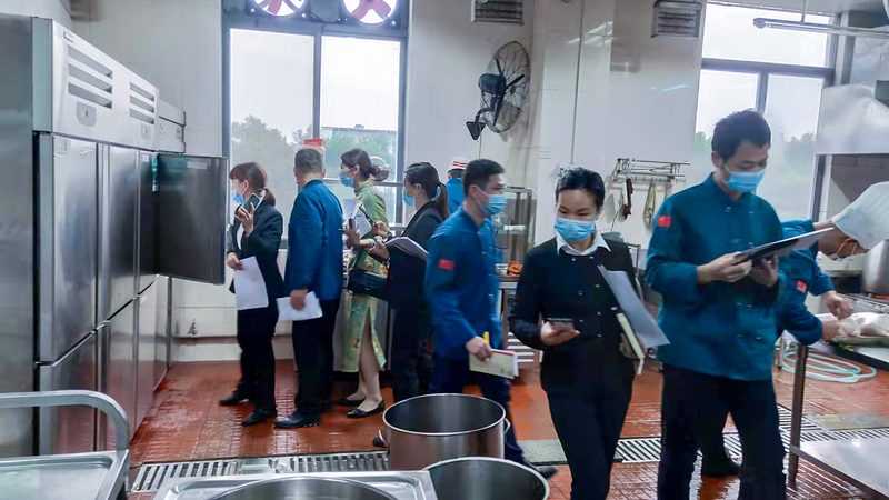 新市场在硬件设施上进行了全面升级，包括但不限于：